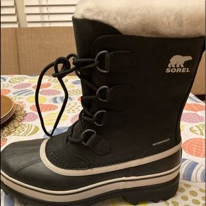 9.5 Sorel Winter boots never worn